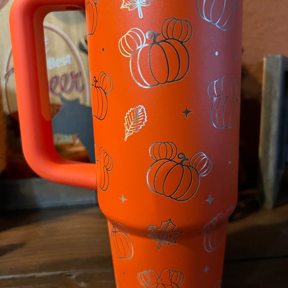 30oz STANLEY ENGRAVED DISNEYS MICKEY AND MINNIE FALL PUMPKINS - Picture 6 of 9